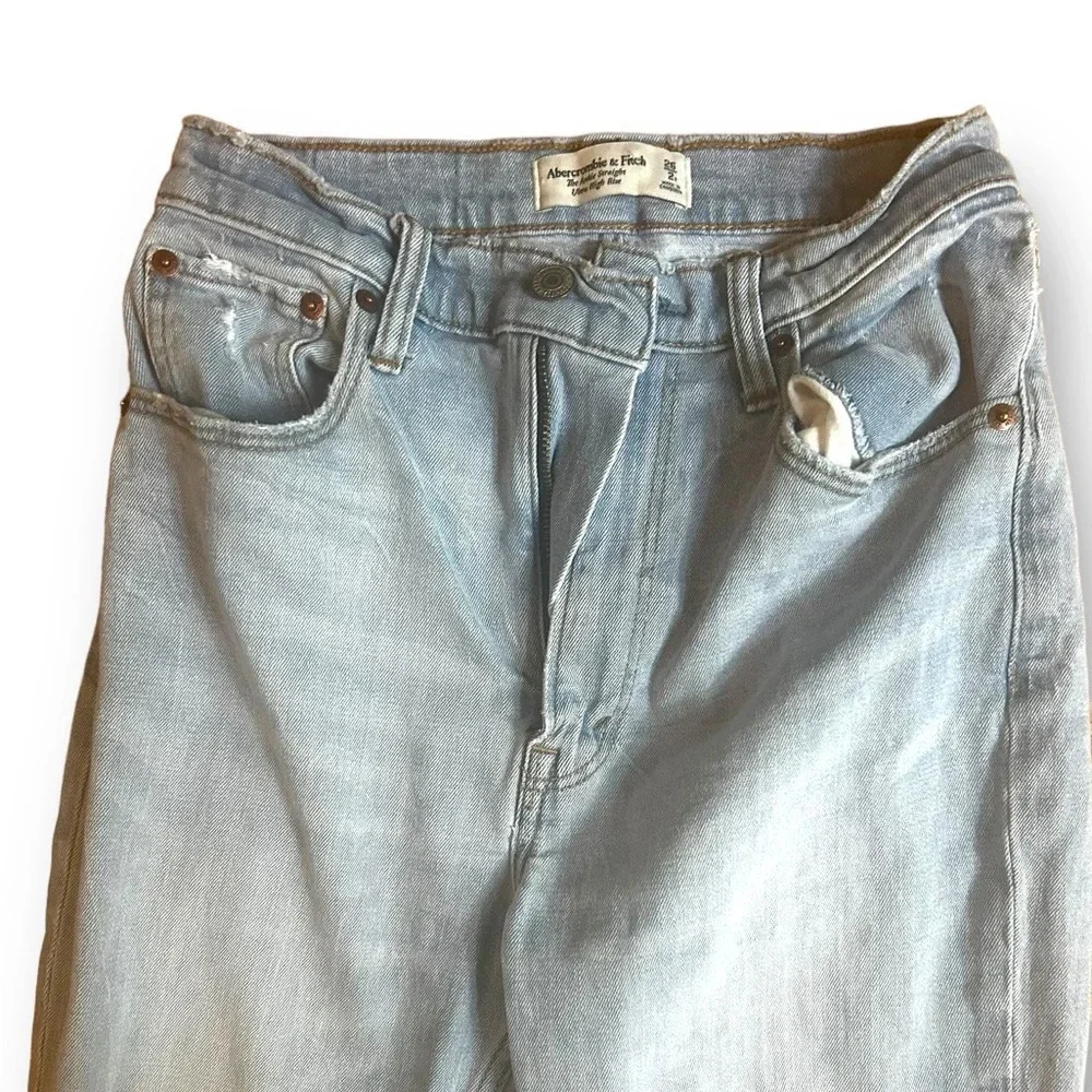 Abercrombie & Fitch Ultra High Rise‎ Ankle Straight Jean Size 26/2 light
